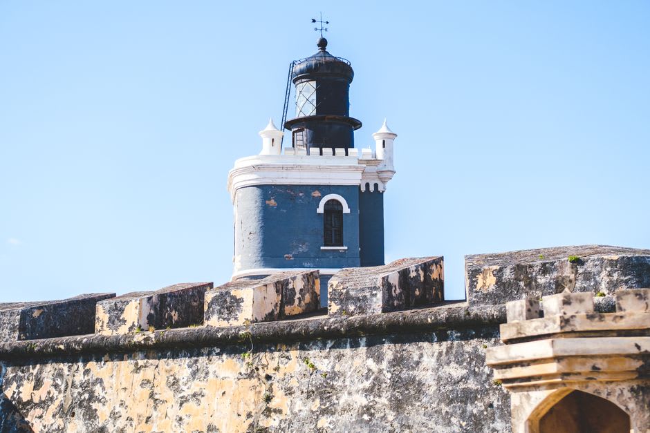 The star-shaped ramparts of the Fuerte de San Carlos from the interior courtyard, crumbling stone and open sky