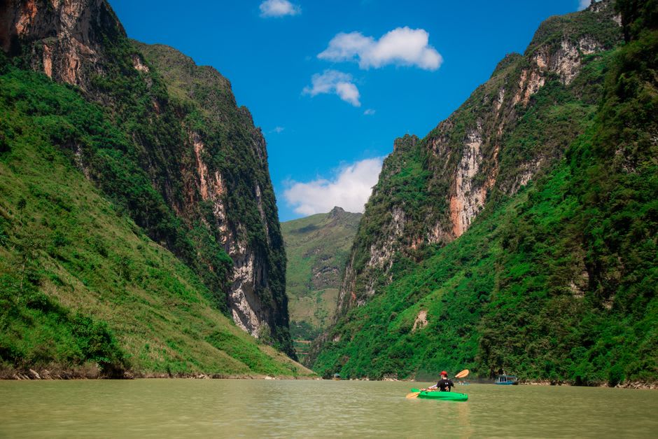 Vertical limestone walls of the Rayón canyon in morning light, northern Chiapas