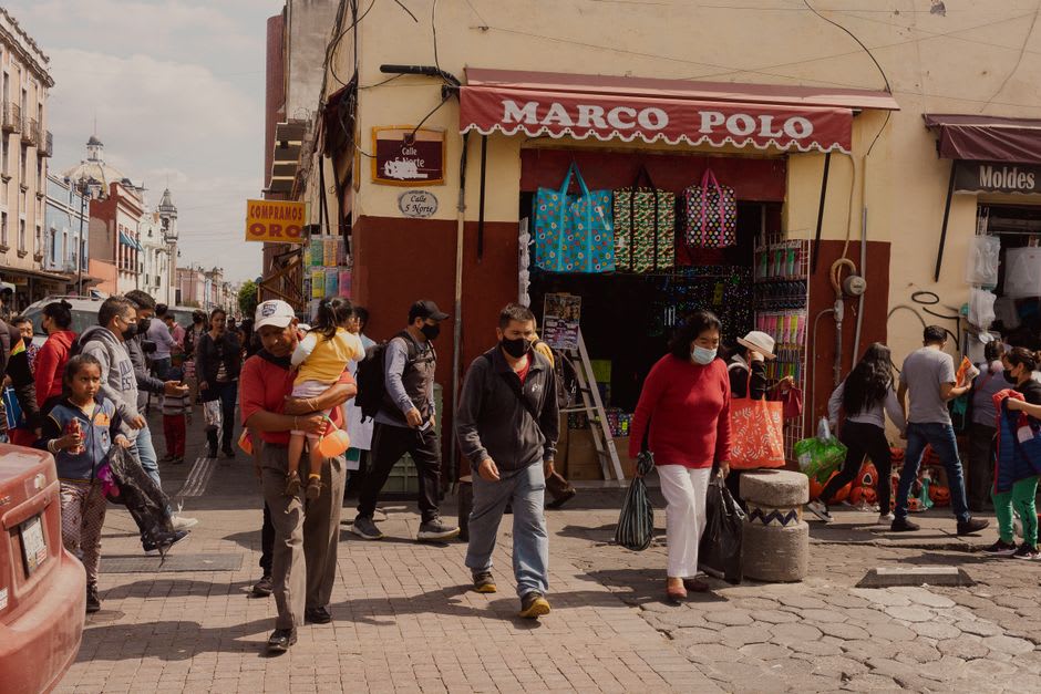 The busy food corridor of Tulancingo's municipal market on a Saturday morning
