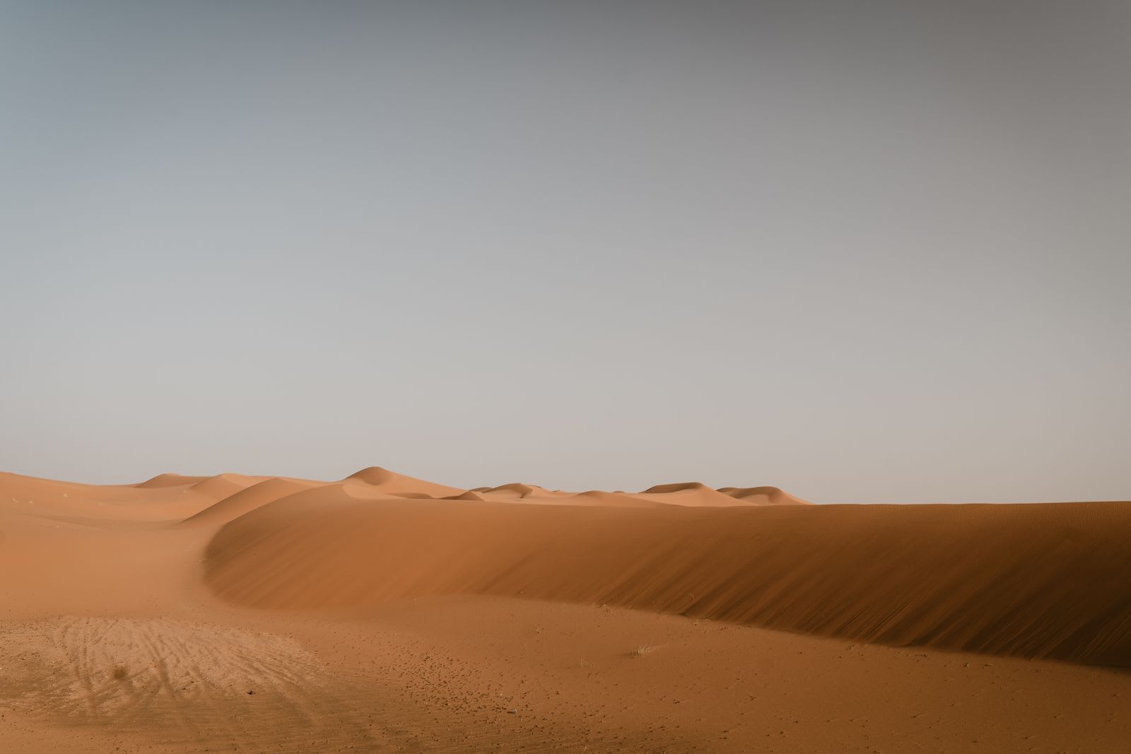 Vastas dunas de arena de Merzouga en el desierto del Sahara, Marruecos