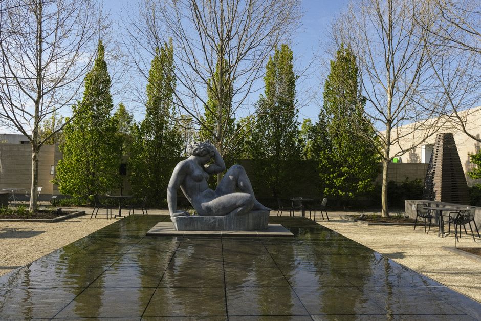 Jean Dubuffet's white sculptural landscape 'Jardin d'émail' in the Kröller-Müller sculpture garden
