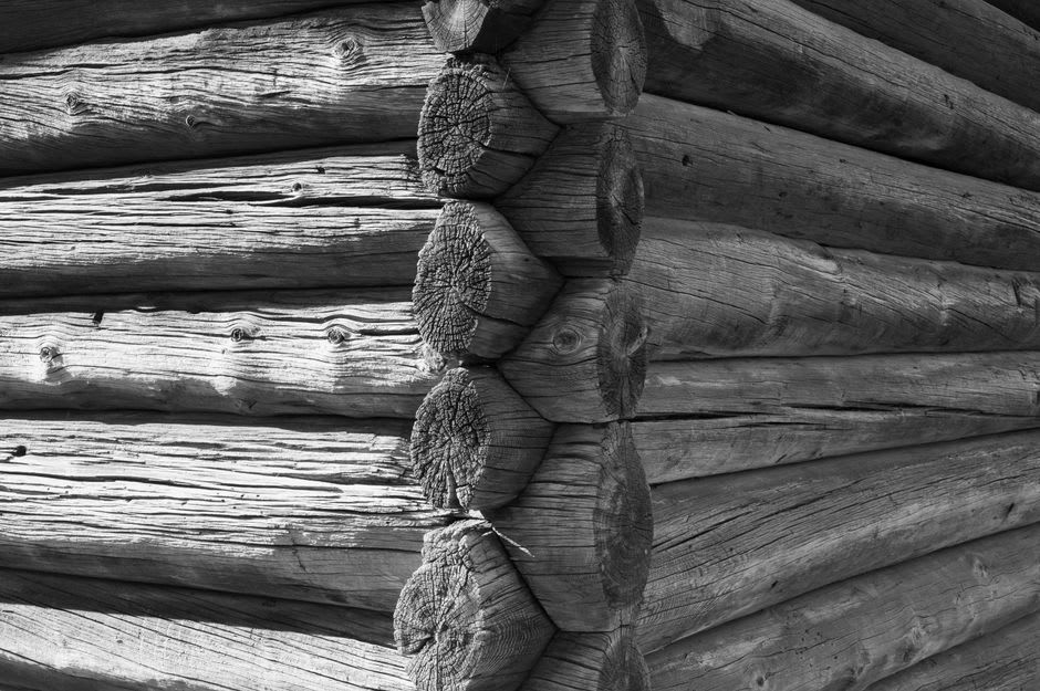 Original log-cabin structure along Bathtub Row in Los Alamos