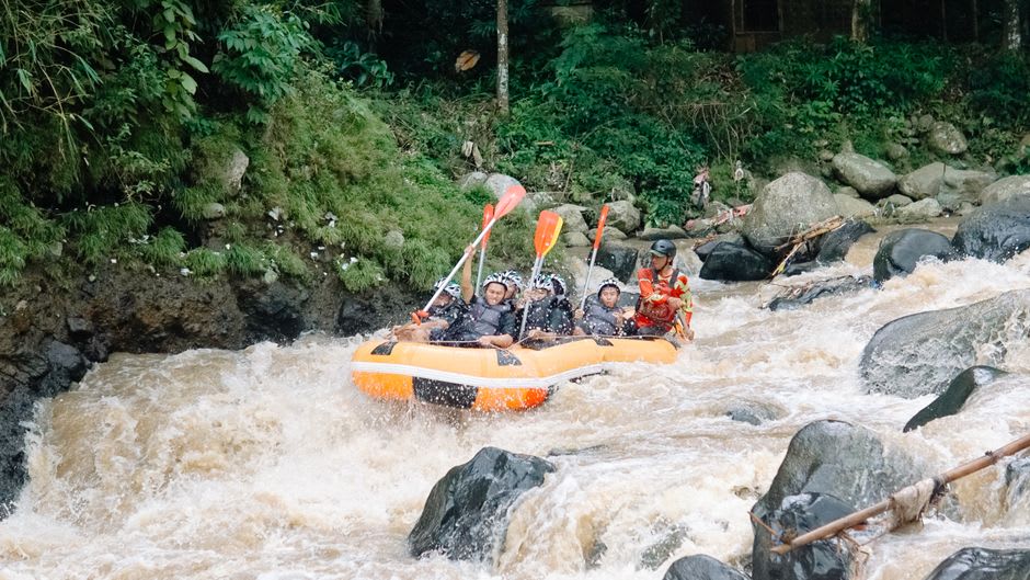 Whitewater rapids on the Río San Juan just below the town of El Castillo