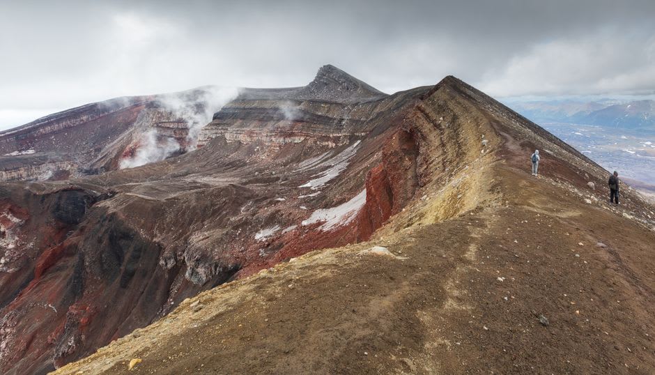 Steep volcanic trail leading up the slopes of El Hoyo