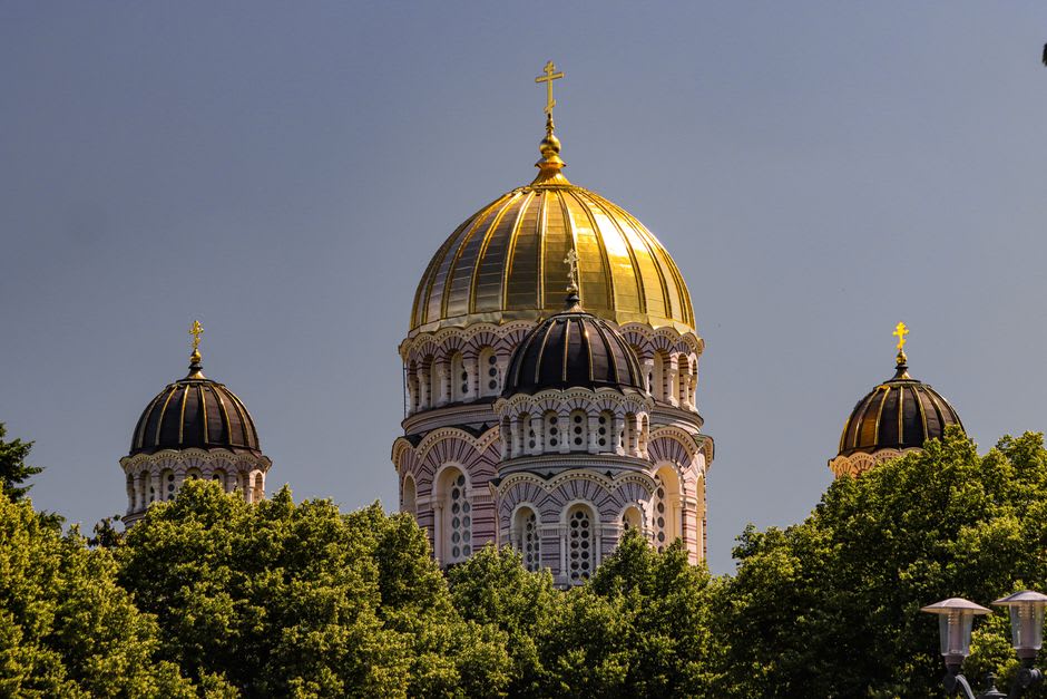 The Nativity Cathedral's star-studded blue domes above the Suzdal Kremlin walls
