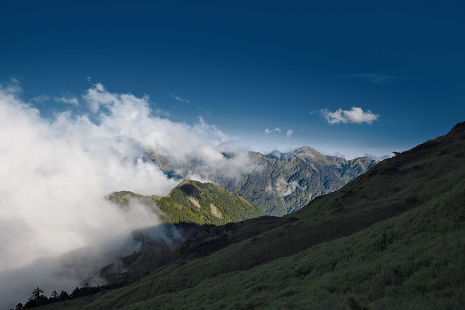 Star-filled night sky over the alpine grasslands of Hehuanshan