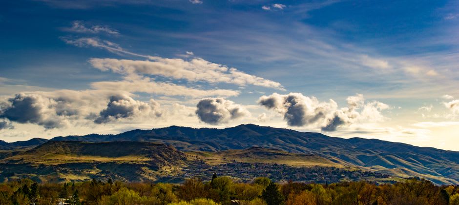 The view from Table Rock over the Boise valley with the Capitol and river below