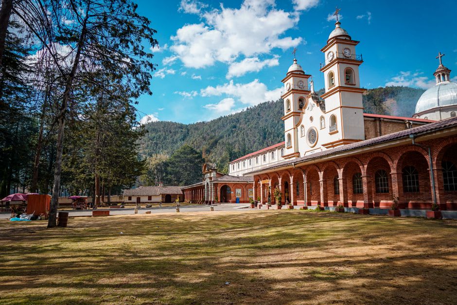 Stone arches of the open chapel at the Ex-convento de la Natividad, Tlaquiltenango