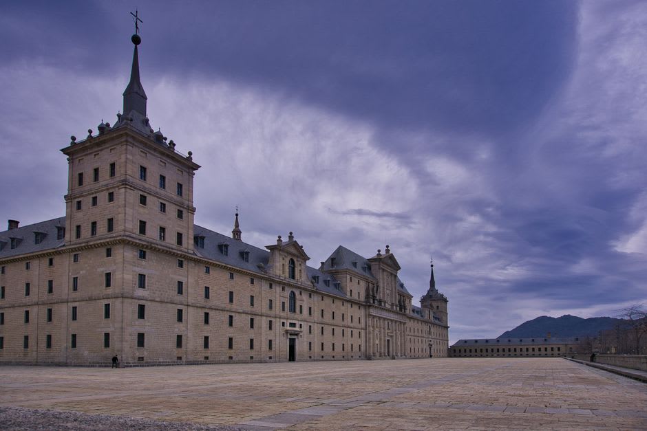 La façade plateresque ornée du Colegio de San Ildefonso, siège de l'université historique d'Alcalá