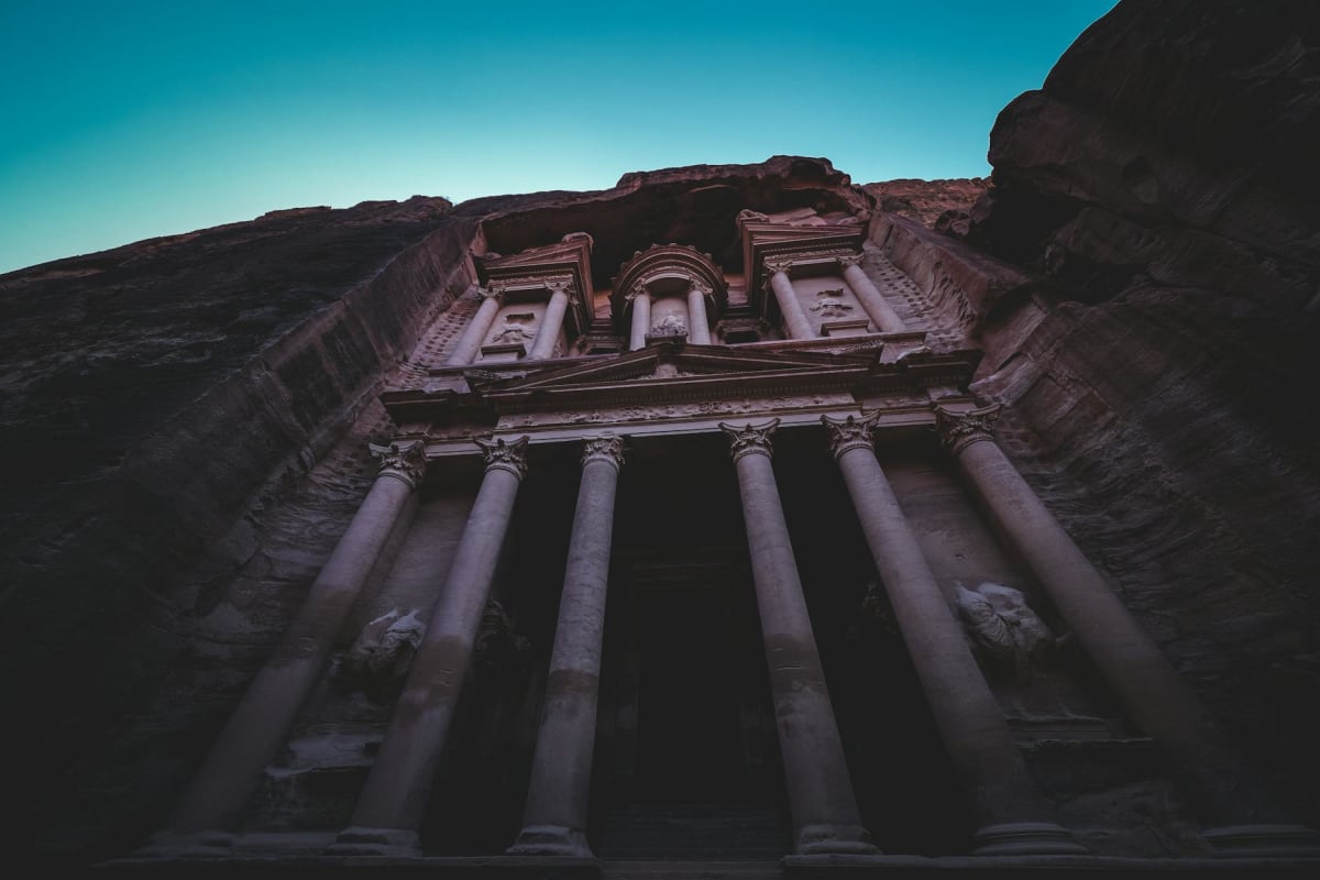 A view of Petra's dramatic rose-red sandstone landscape