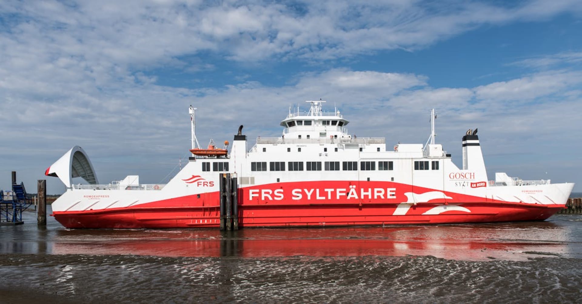 Lava flowing into the Pacific Ocean on Hawai'i's Big Island