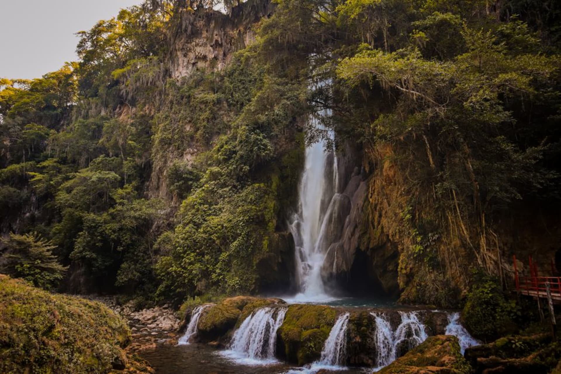 El Aguacero waterfall cascading forty meters into the forested Grijalva canyon outside Berriozábal, Chiapas