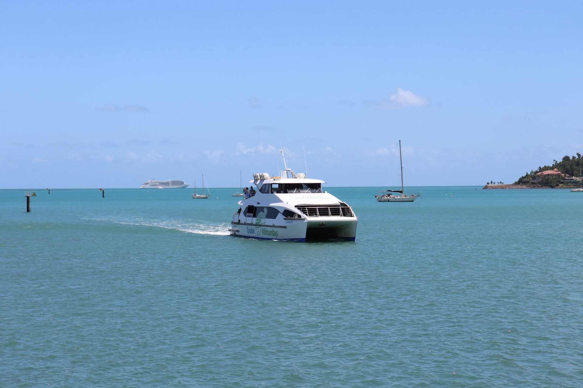 Hill Inlet lookout over swirling white silica sand and electric turquoise water, Whitsunday Island