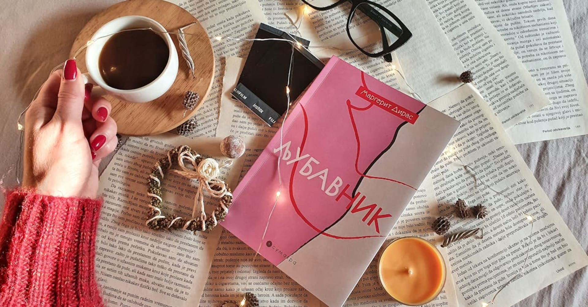 Dramatic cliff edge dropping hundreds of metres to a flat desert plain at the Edge of the World near Riyadh