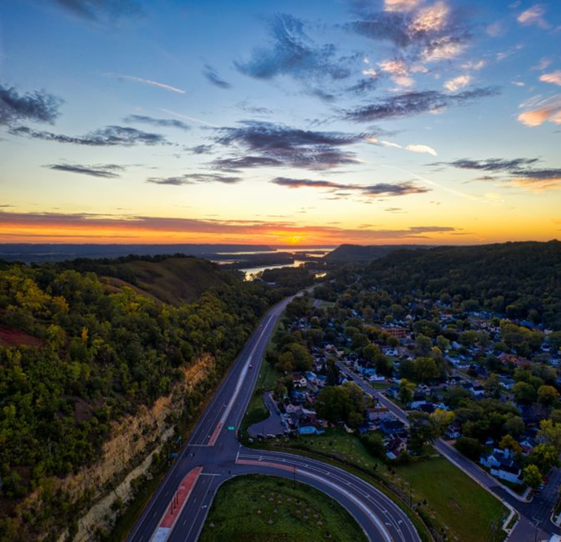 View of the Mississippi River and bluffs from above the town of Bellevue, Iowa