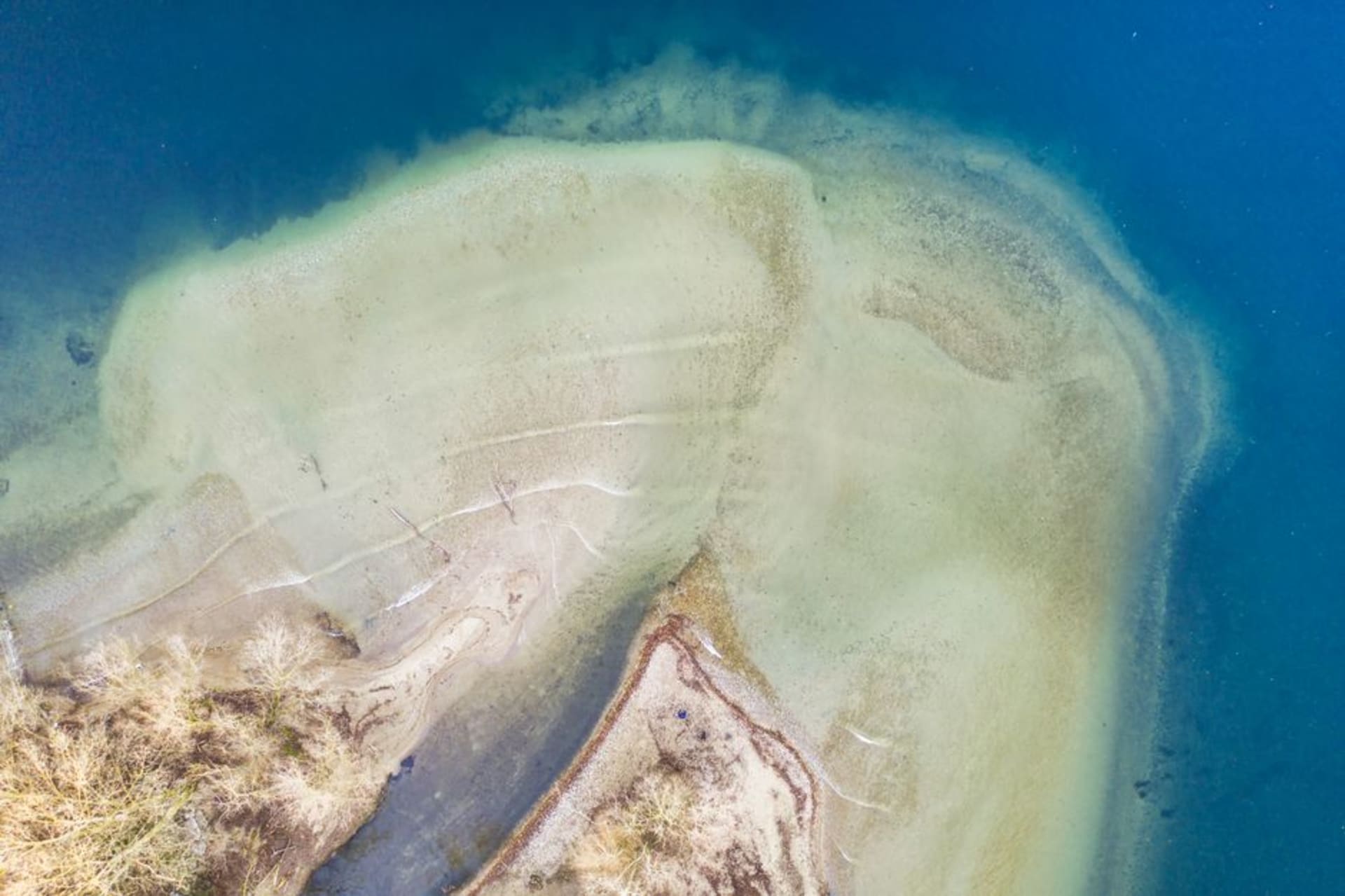 Sandy shoreline and turquoise water at Lake McConaughy near Ogallala, Nebraska