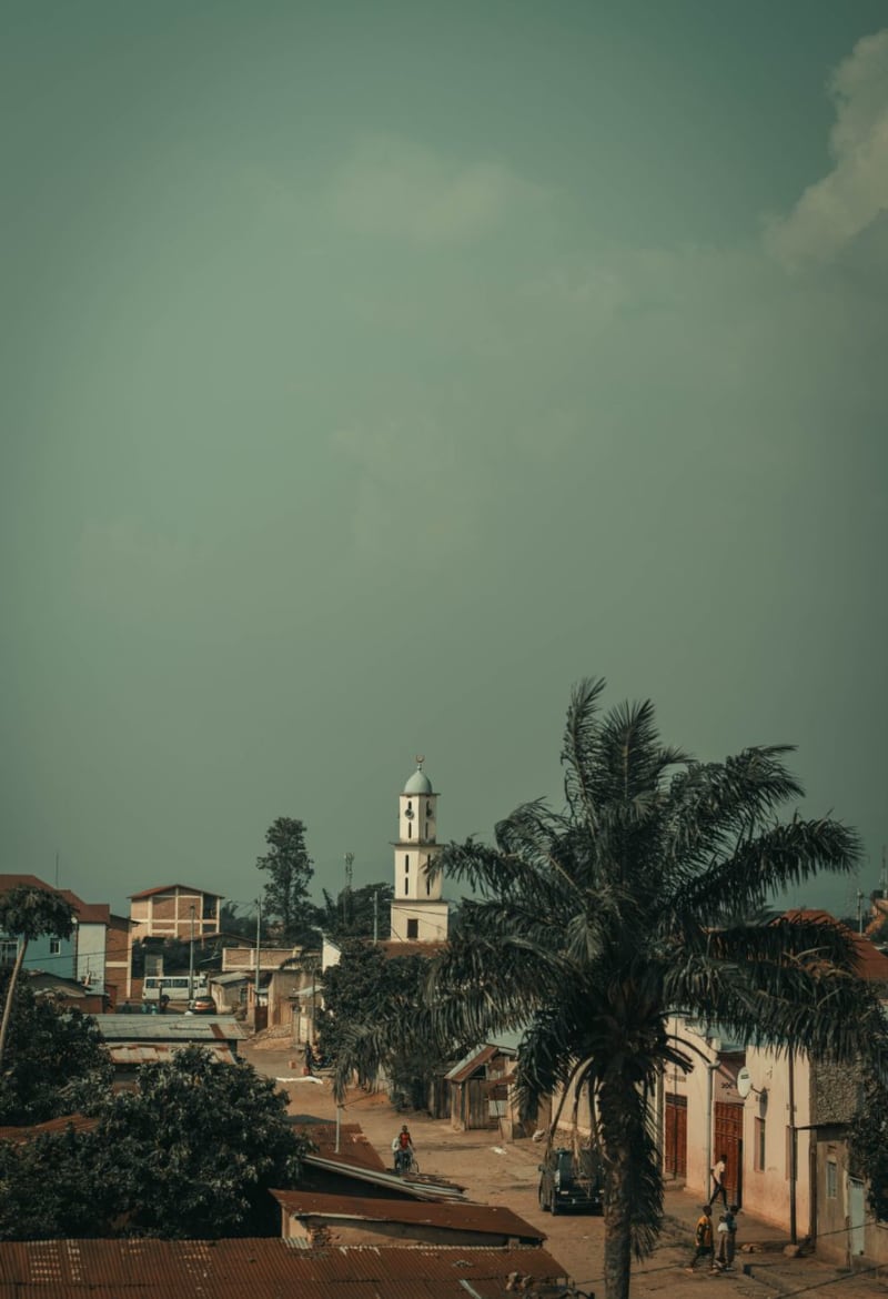 Mbini
