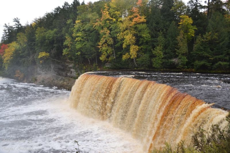 Chutes Tahquamenon