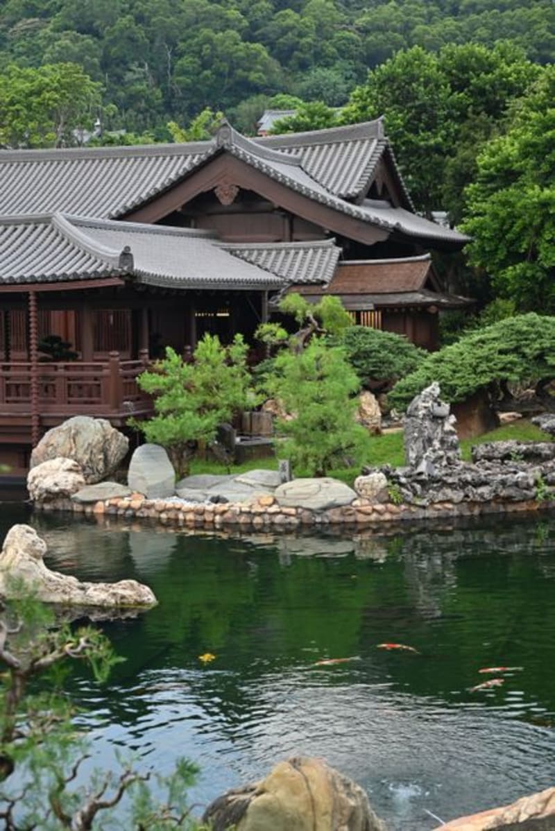 Chi Lin Nunnery and Nan Lian Garden