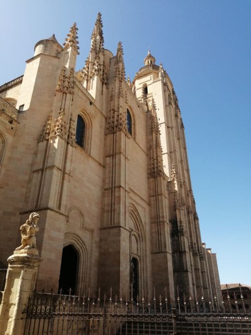 León