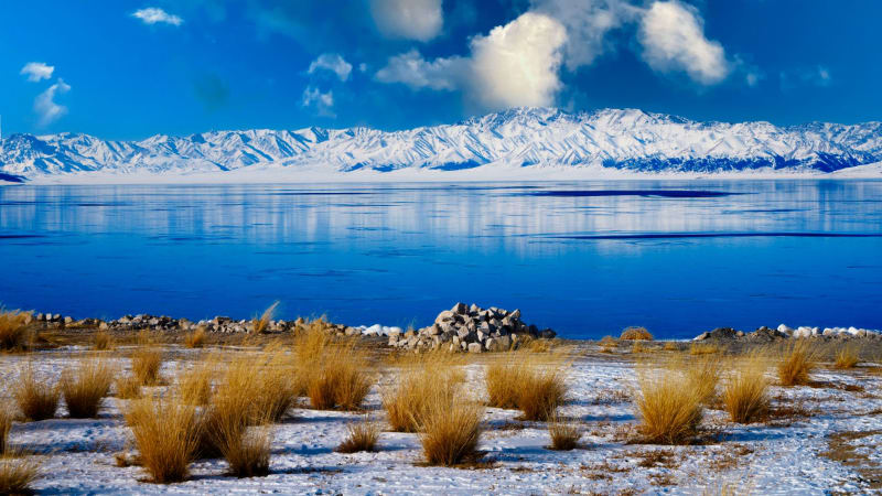 Karakul Lake