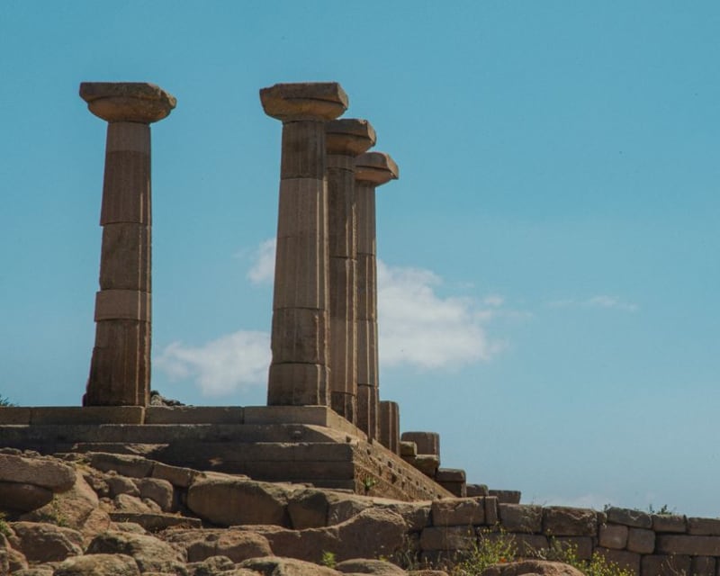Assos