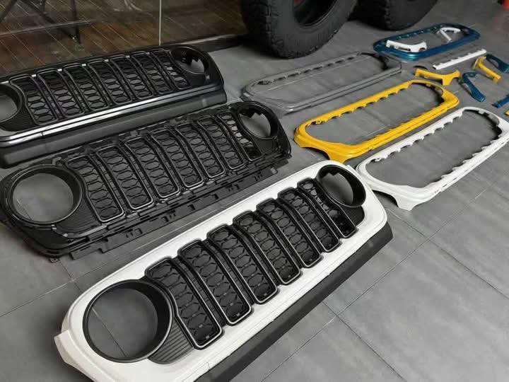 Jeep Wrangler JL-style front grille