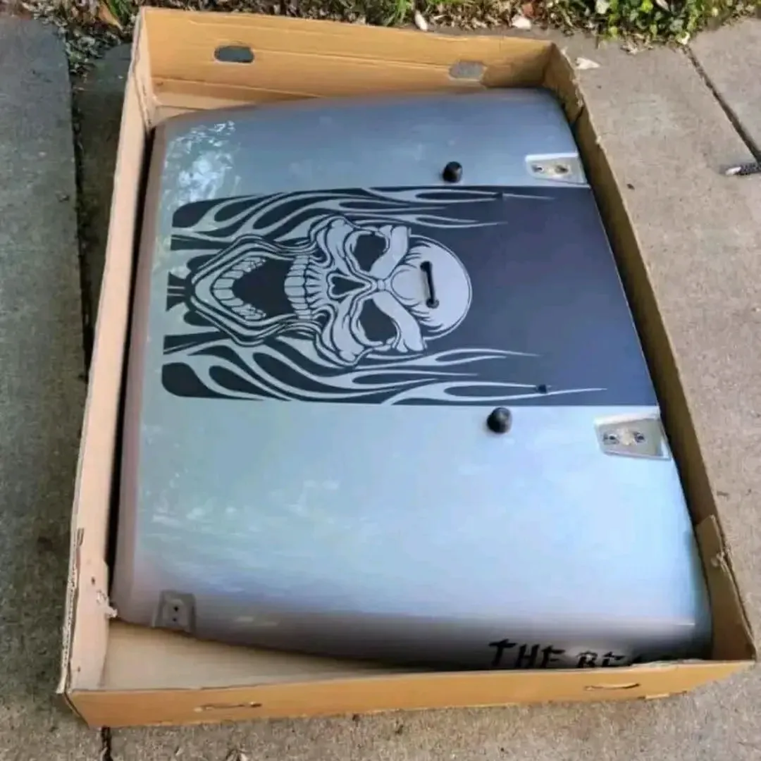 Custom Silver Hood for Jeep Wrangler JK – Skull Graphic Design