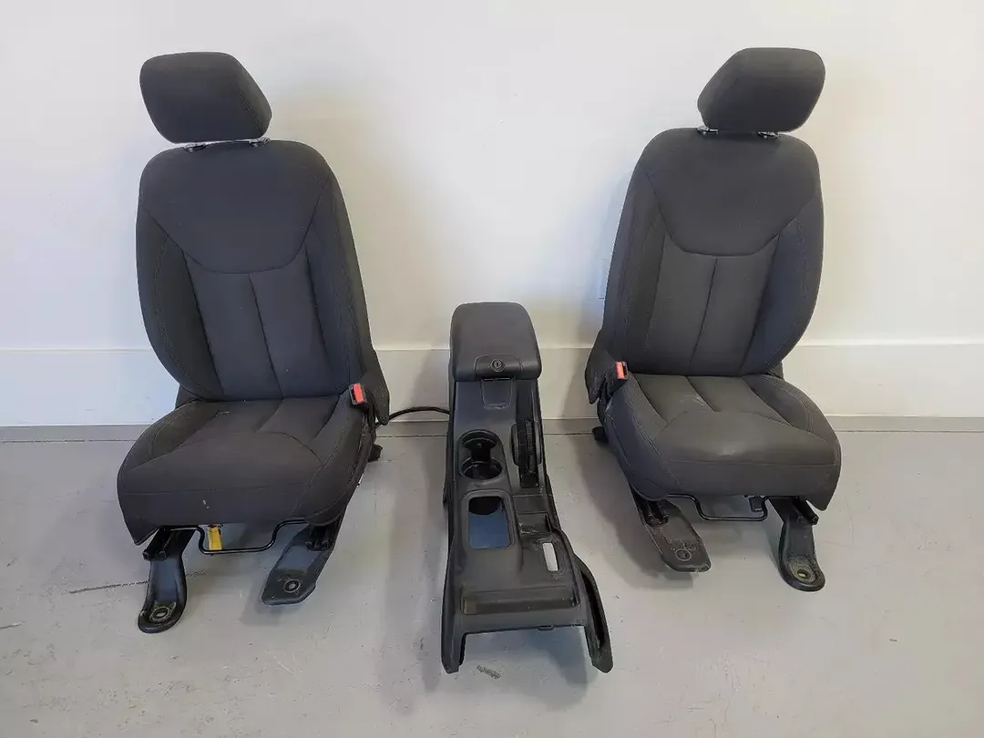 OEM Jeep Wrangler JK Front Seats with Center Console – Black Cloth (2007–2018)