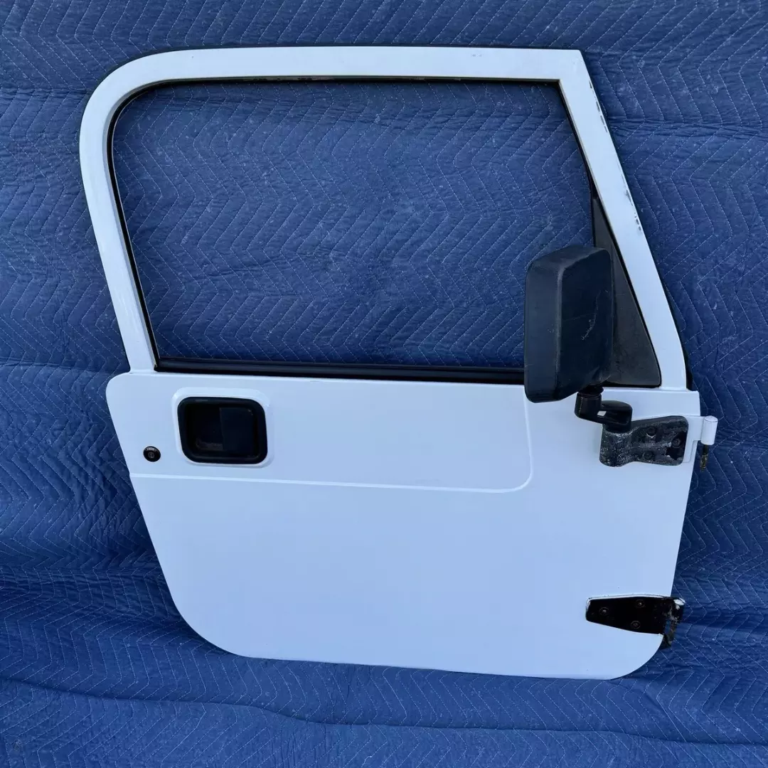 1997–2006 Jeep Wrangler TJ Sport Passenger Right Front Full Door Assembly White OEM