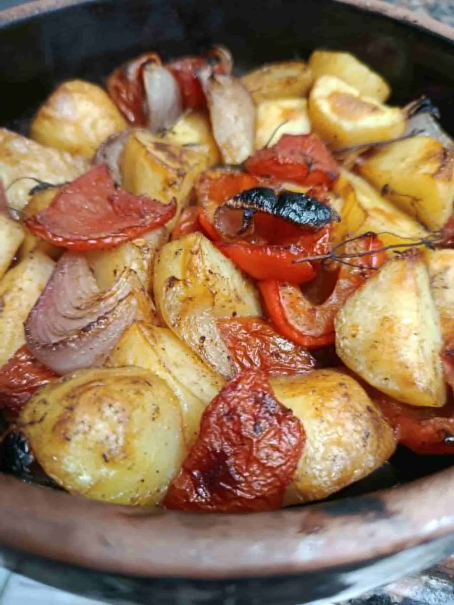 طاجن بطاطس محمر