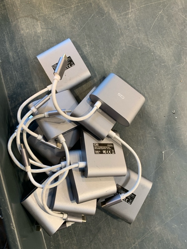 USB-C to VGA/HDMI adapter