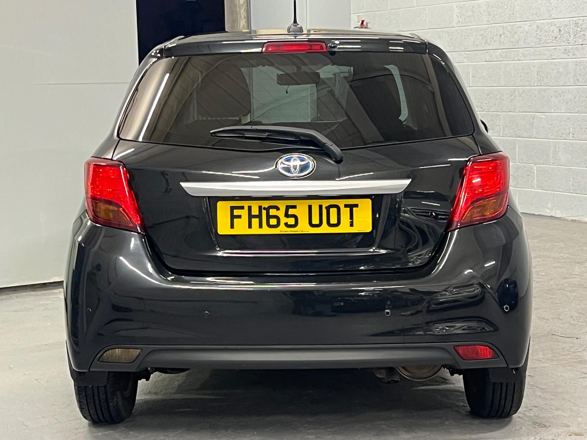 2016 Toyota Yaris - Image 12