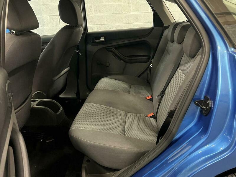 2006 Ford Focus - Image 30