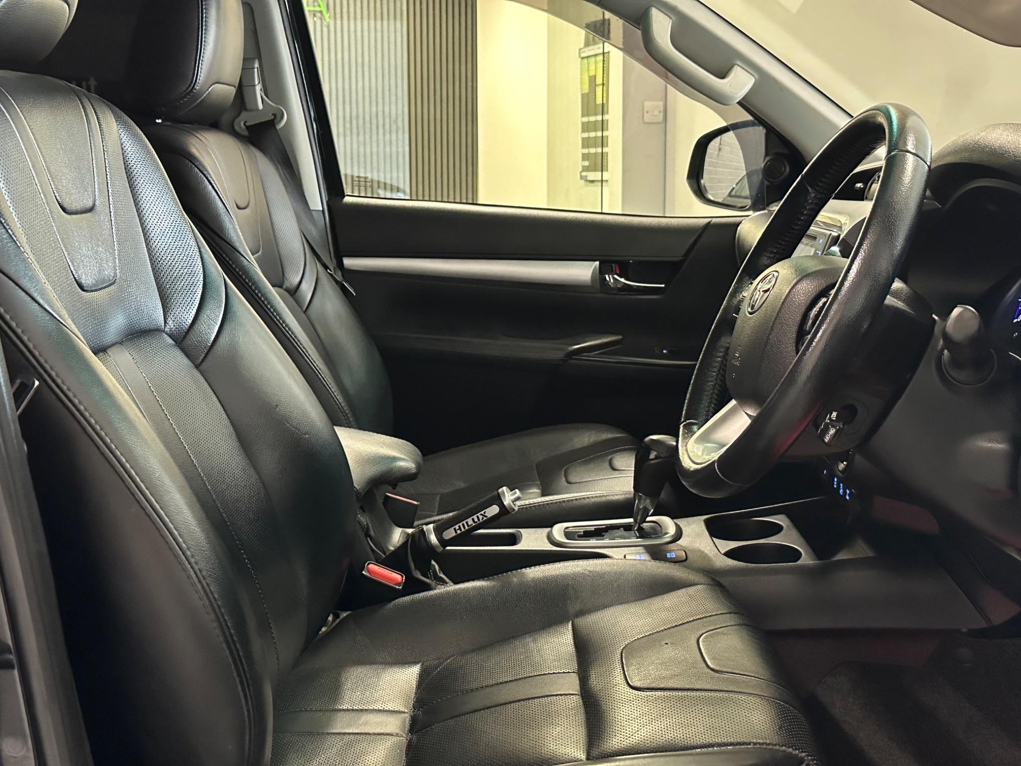 2017 Toyota Hilux - Image 32