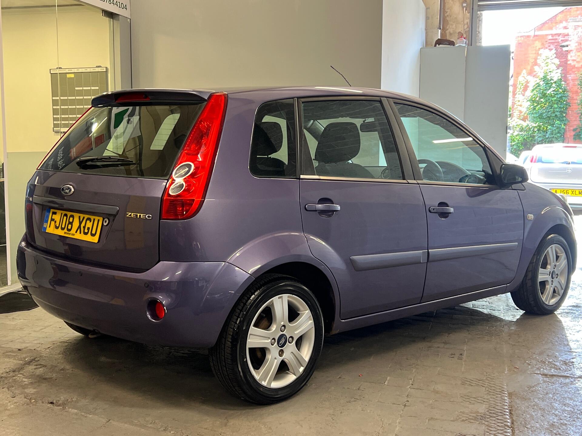 2009 Ford Fiesta - Image 8