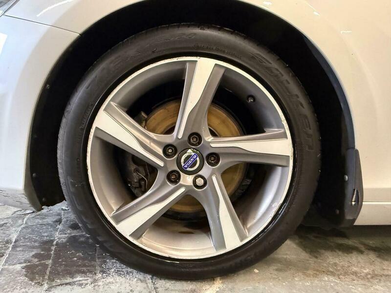 2015 Volvo V40 - Image 16