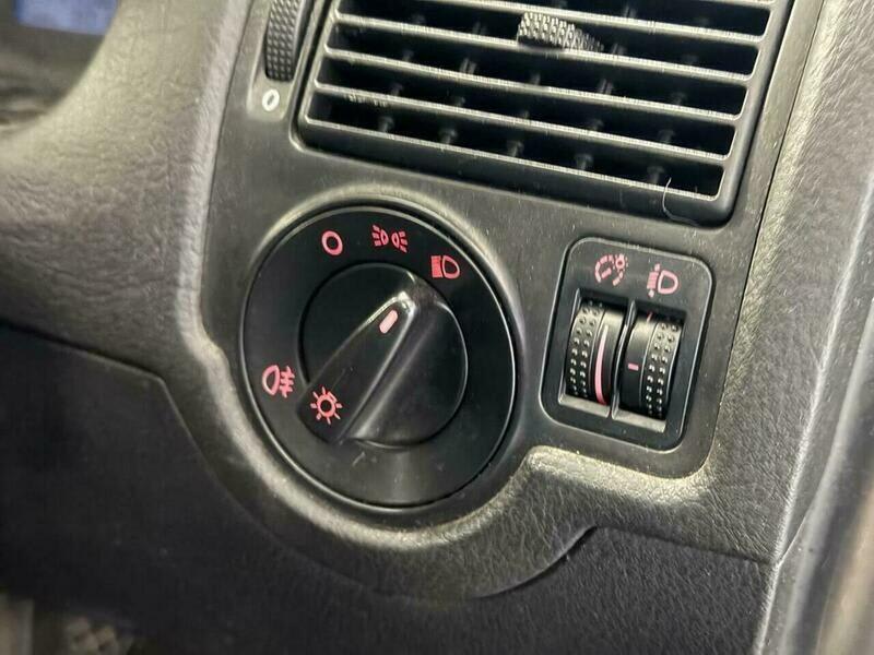 2001 Volkswagen Golf - Image 16