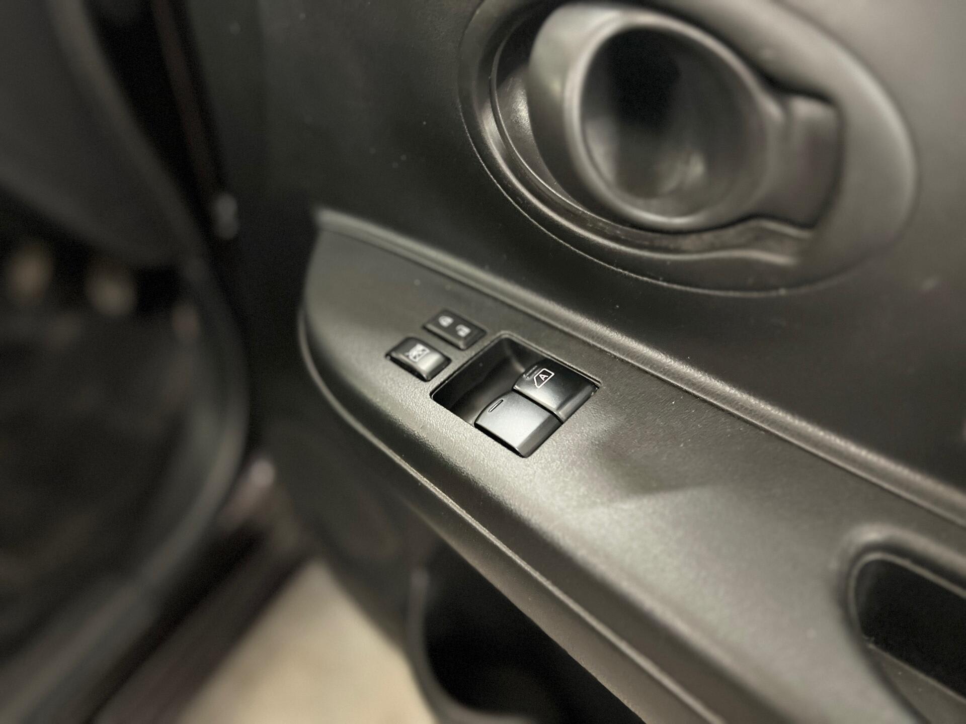 2012 Nissan Micra - Image 20