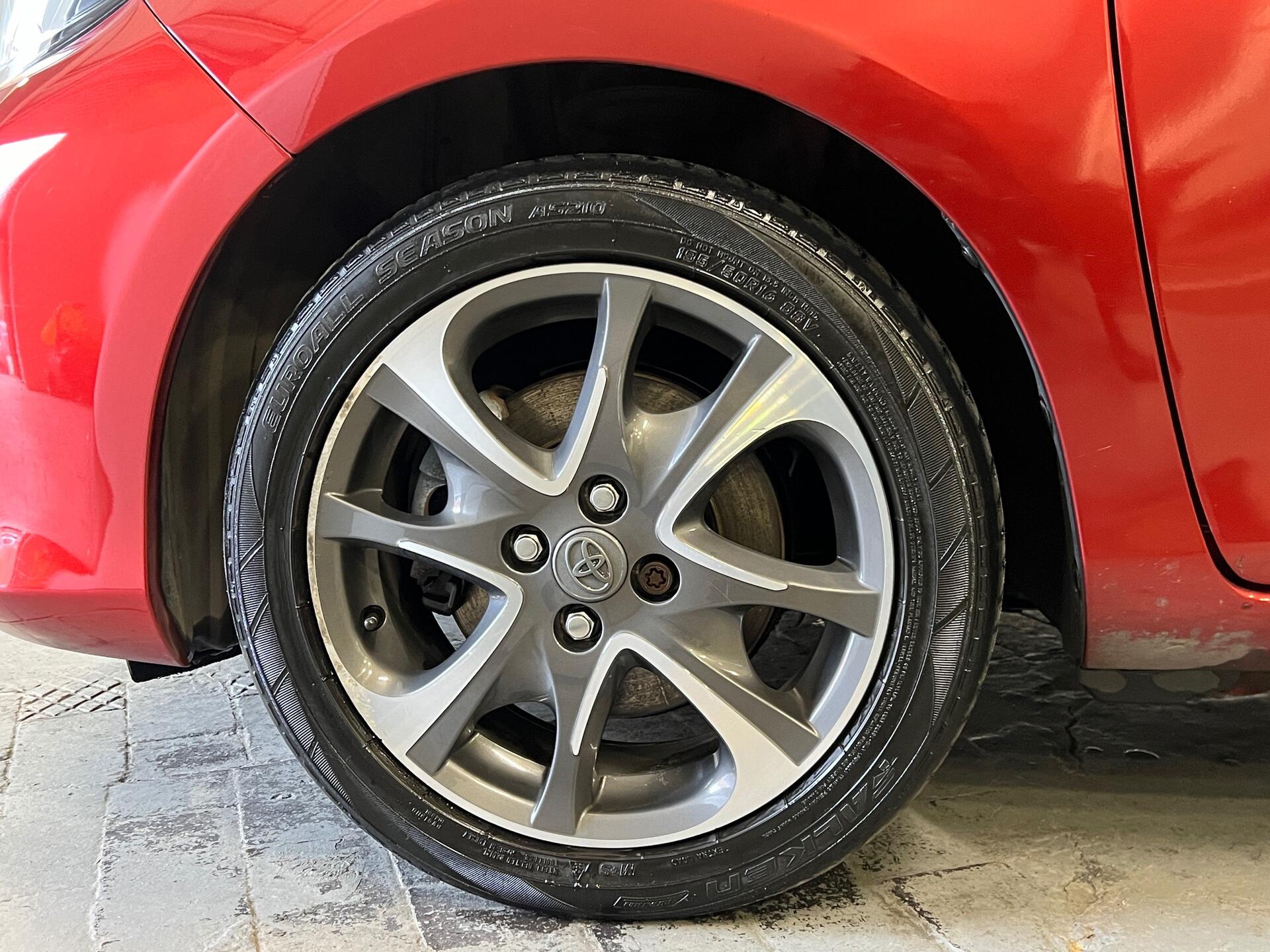 2014 Toyota Yaris - Image 18