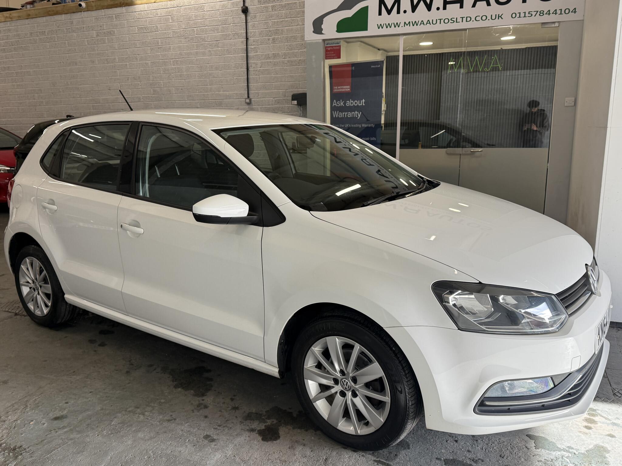 2014 Volkswagen Polo - Image 5