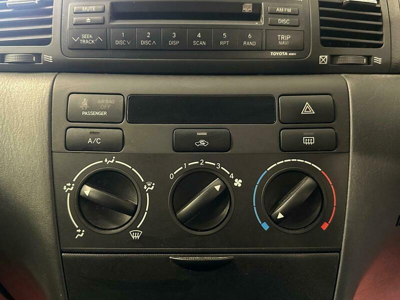 2005 Toyota Corolla - Image 29