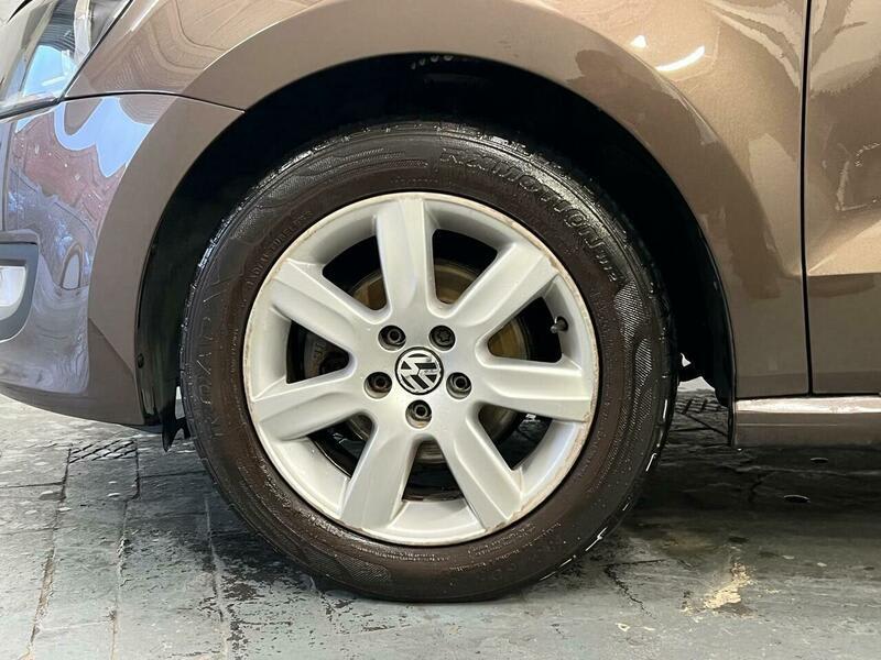 2013 Volkswagen Polo - Image 17