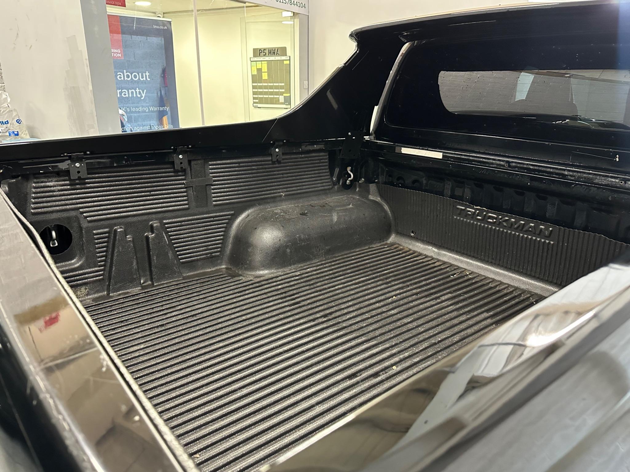 2017 Toyota Hilux - Image 37