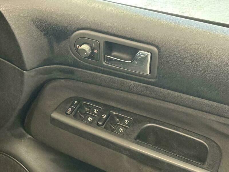 2001 Volkswagen Golf - Image 14