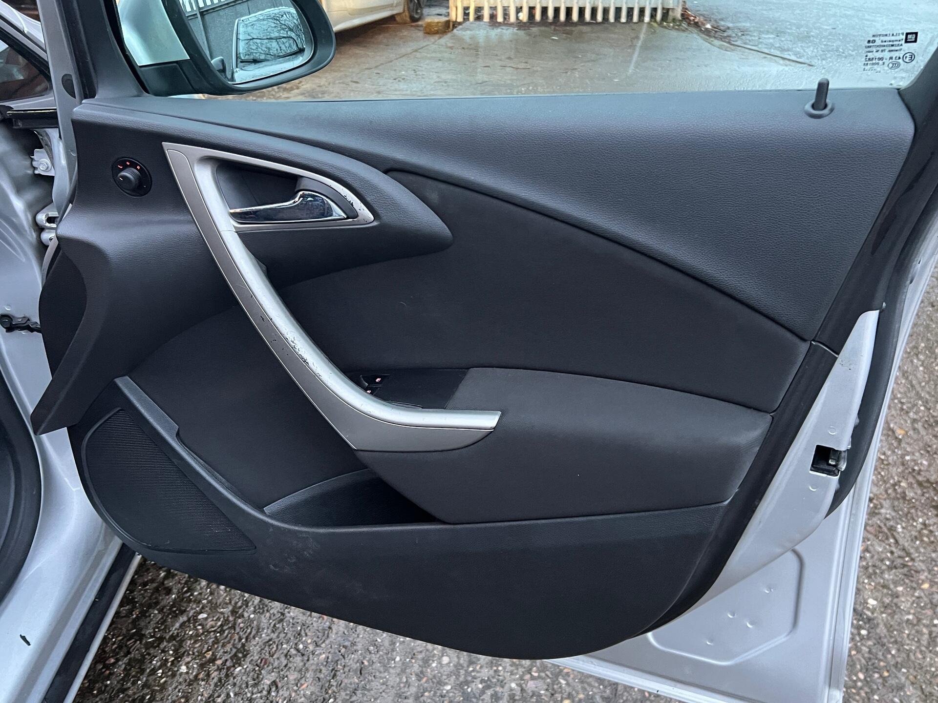 2012 Vauxhall Astra - Image 15