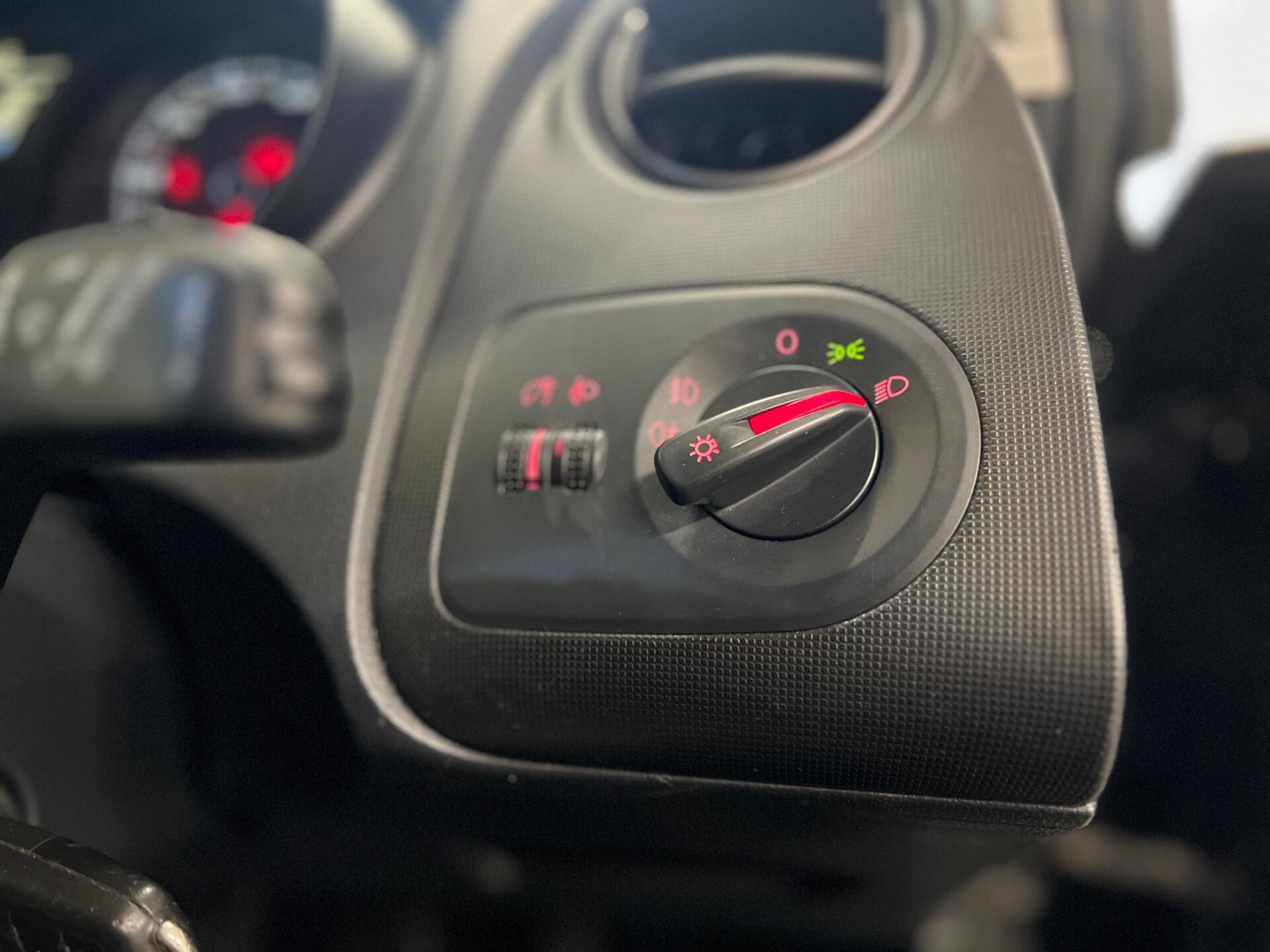 2015 SEAT Ibiza - Image 24