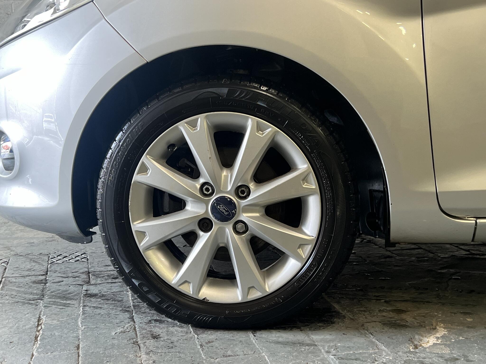 2009 Ford Fiesta - Image 15