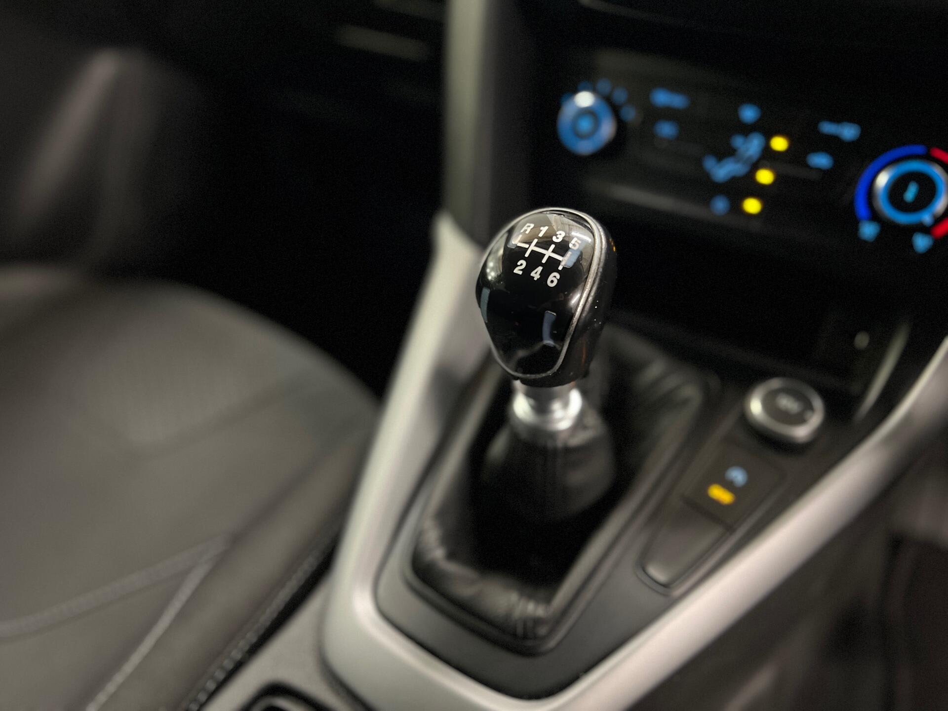 2017 Ford Focus - Image 38