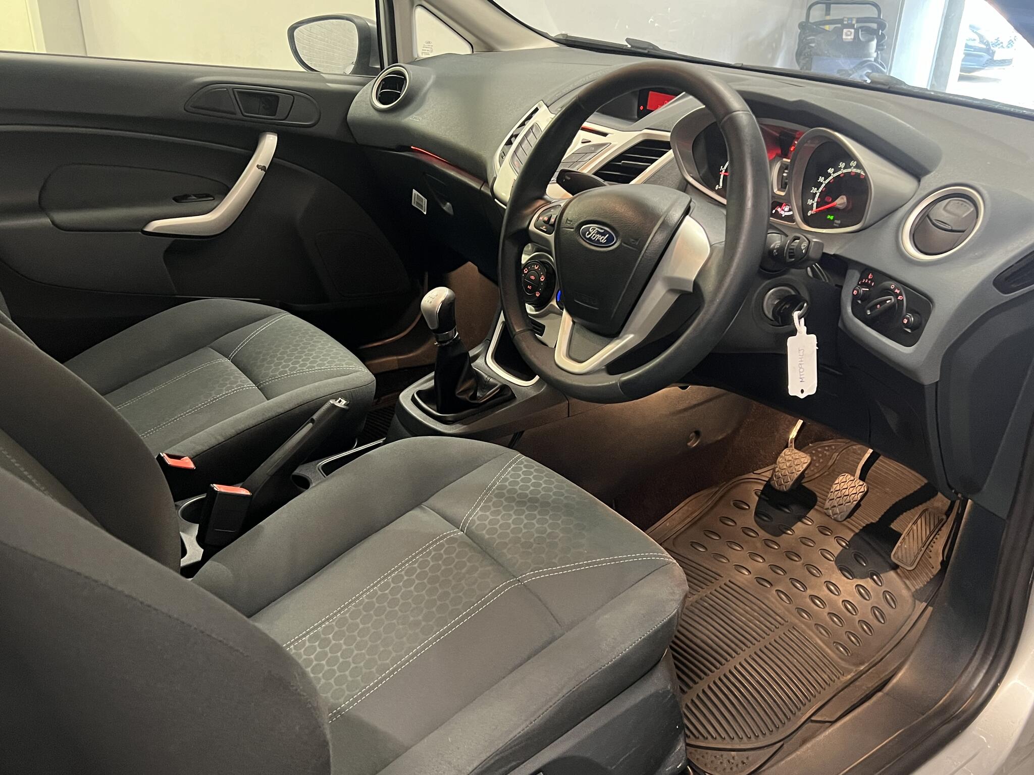 2009 Ford Fiesta - Image 16